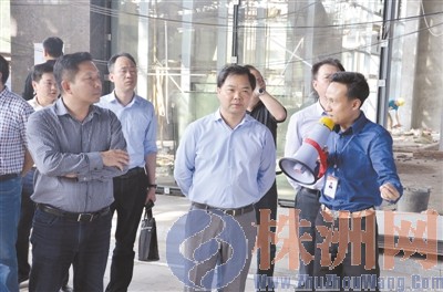 株洲市委常委、紀(jì)委書(shū)記劉光躍一行調(diào)研蘆淞服飾產(chǎn)業(yè)發(fā)展情況
