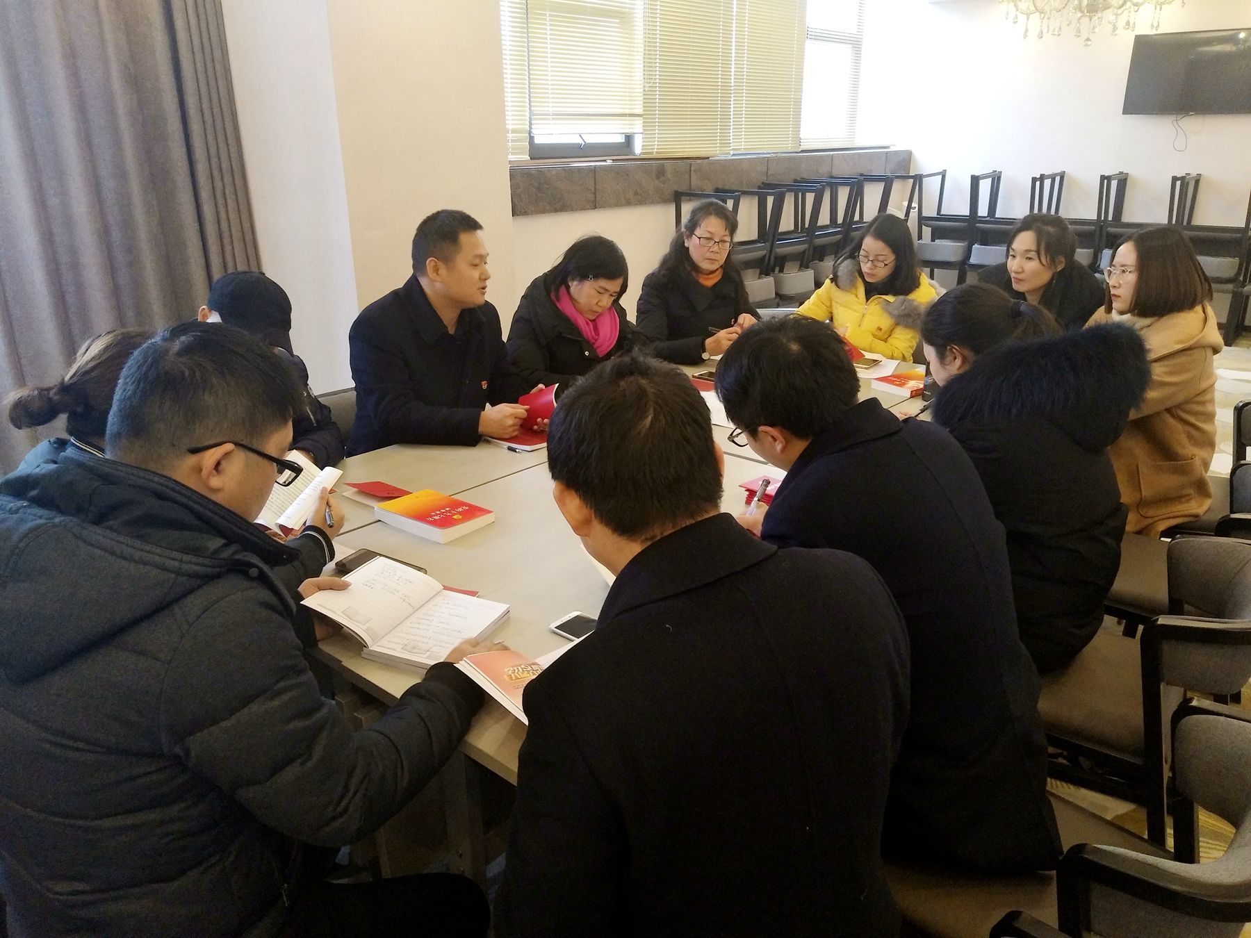 第一黨支部開展主題當(dāng)日活動(dòng)，學(xué)習(xí)黨的十九大精神